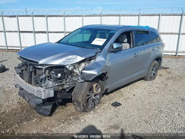 5TDKKRFH3GS500620 2016 TOYOTA HIGHLANDER - Image 2