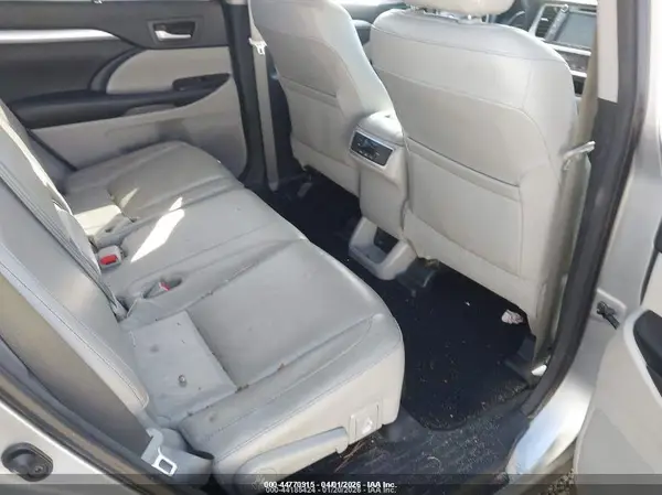 5TDKKRFH3GS500620 2016 TOYOTA HIGHLANDER - Image 8