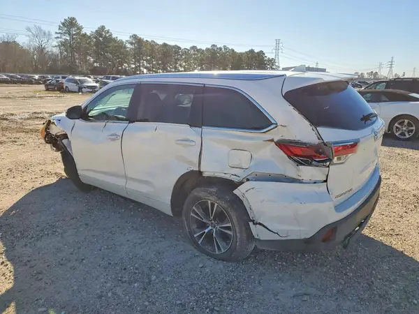 5TDKKRFH4GS123683 2016 TOYOTA HIGHLANDER - Image 2
