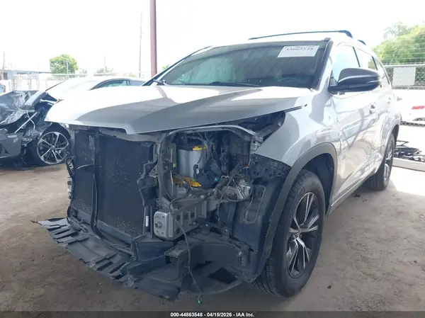 5TDKKRFH4GS130407 2016 TOYOTA HIGHLANDER - Image 2