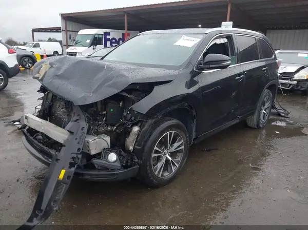 5TDKKRFH4GS131640 2016 TOYOTA HIGHLANDER - Image 2