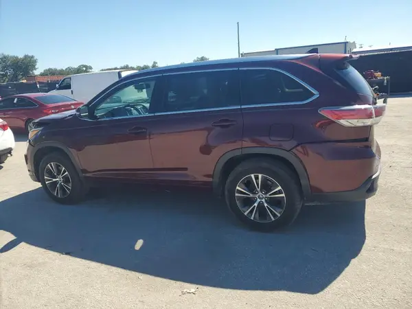 5TDKKRFH4GS132402 2016 TOYOTA HIGHLANDER - Image 2