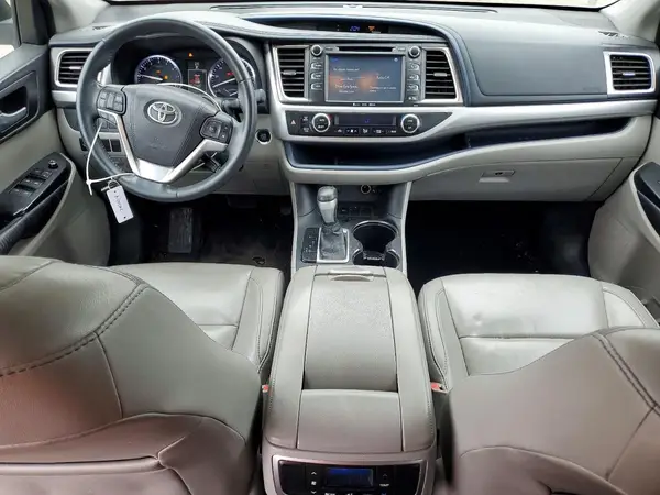 5TDKKRFH4GS132688 2016 TOYOTA HIGHLANDER - Image 8