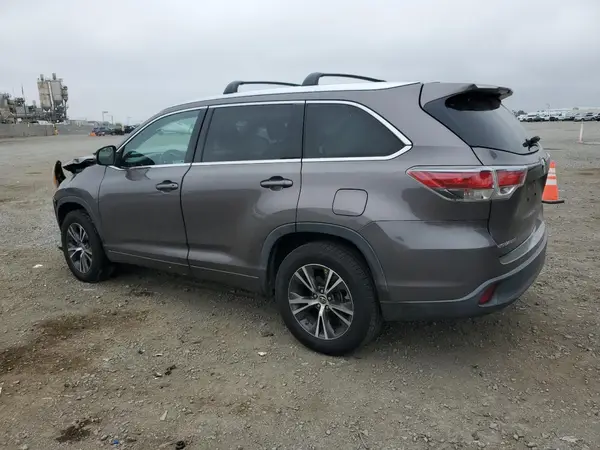 5TDKKRFH4GS136014 2016 TOYOTA HIGHLANDER - Image 2