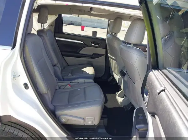5TDKKRFH4GS136627 2016 TOYOTA HIGHLANDER - Image 8