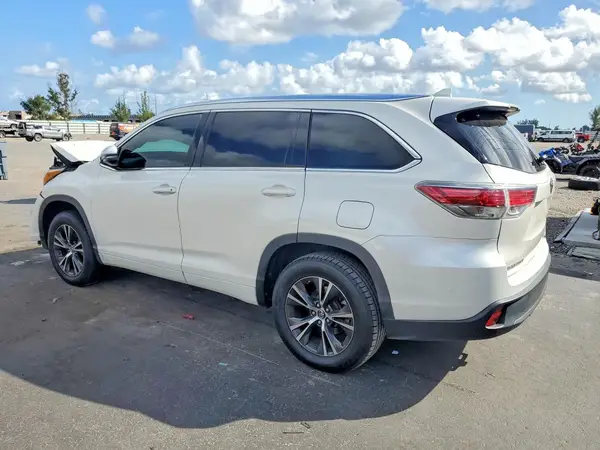 5TDKKRFH4GS136949 2016 TOYOTA HIGHLANDER - Image 2