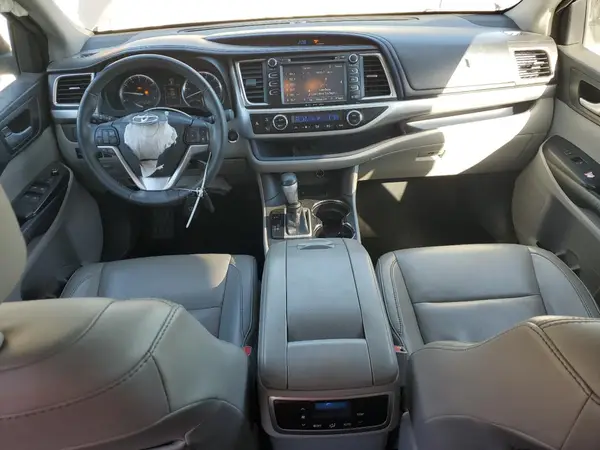 5TDKKRFH4GS137759 2016 TOYOTA HIGHLANDER - Image 8
