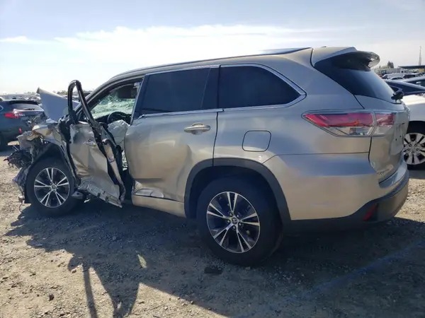 5TDKKRFH4GS140256 2016 TOYOTA HIGHLANDER - Image 2