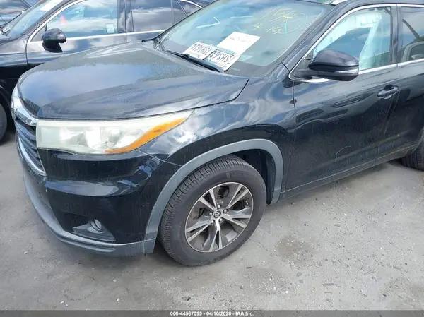 5TDKKRFH4GS141066 2016 TOYOTA HIGHLANDER - Image 2