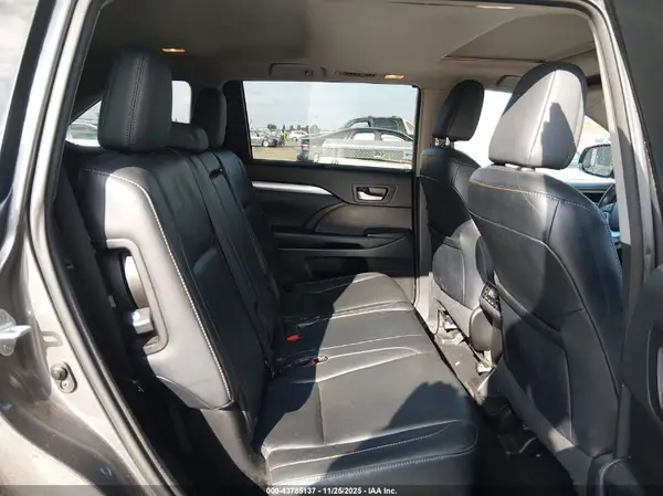 5TDKKRFH4GS142766 2016 TOYOTA HIGHLANDER - Image 8