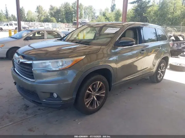 5TDKKRFH4GS144663 2016 TOYOTA HIGHLANDER - Image 2