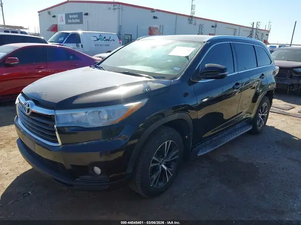 5TDKKRFH4GS144873 2016 TOYOTA HIGHLANDER - Image 2