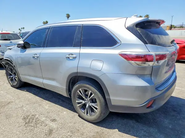 5TDKKRFH4GS148146 2016 TOYOTA HIGHLANDER - Image 2