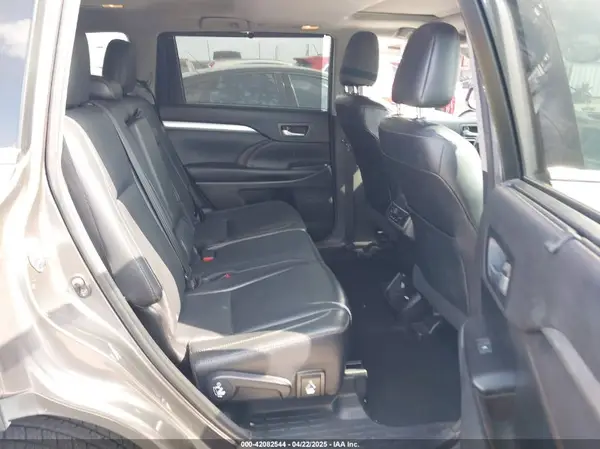 5TDKKRFH4GS157168 2016 TOYOTA HIGHLANDER - Image 8