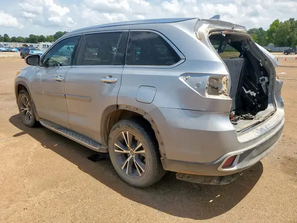 5TDKKRFH4GS158482 2016 TOYOTA HIGHLANDER - Image 2