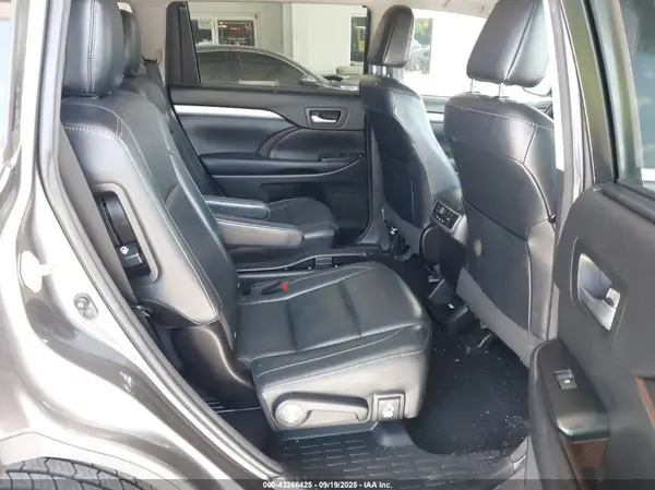 5TDKKRFH4GS159230 2016 TOYOTA HIGHLANDER - Image 8
