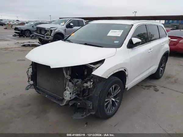 5TDKKRFH4GS161821 2016 TOYOTA HIGHLANDER - Image 2