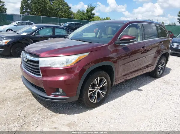5TDKKRFH4GS162063 2016 TOYOTA HIGHLANDER - Image 2