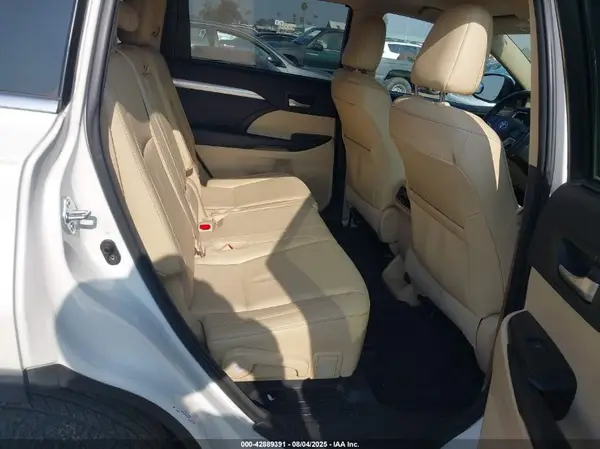 5TDKKRFH4GS165769 2016 TOYOTA HIGHLANDER - Image 8