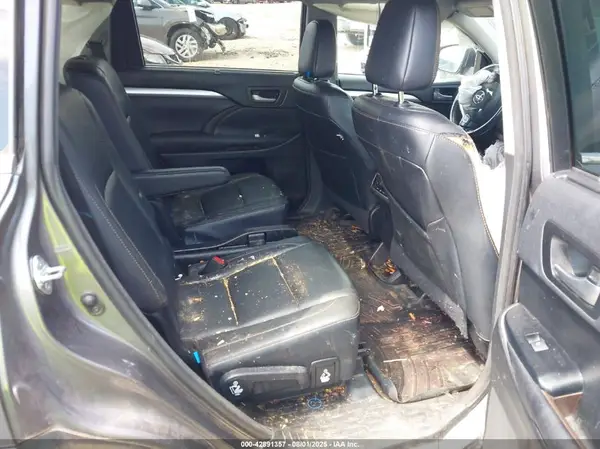 5TDKKRFH4GS174682 2016 TOYOTA HIGHLANDER - Image 8