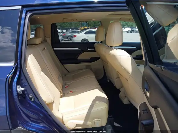 5TDKKRFH4GS175976 2016 TOYOTA HIGHLANDER - Image 8