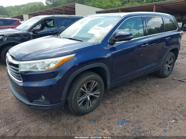 5TDKKRFH4GS181874 2016 TOYOTA HIGHLANDER - Image 2