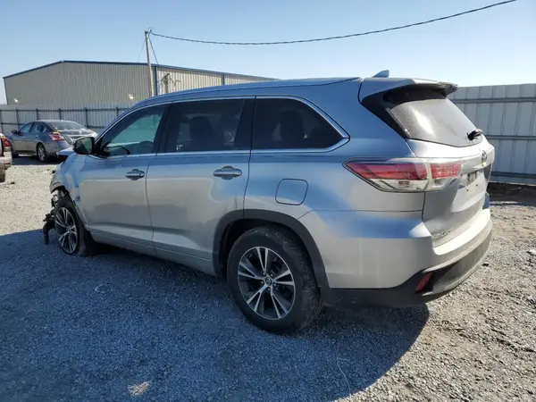 5TDKKRFH4GS501145 2016 TOYOTA HIGHLANDER - Image 2