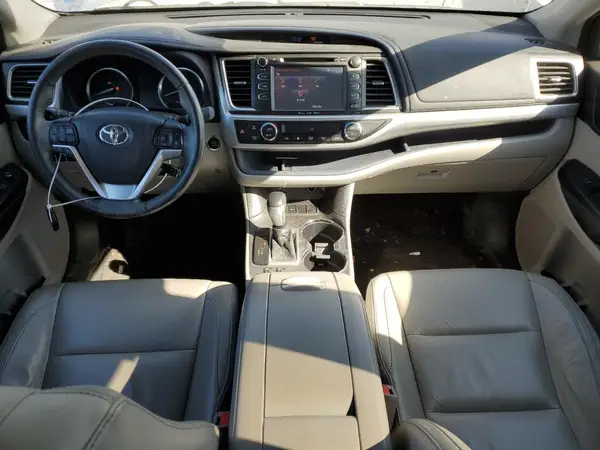 5TDKKRFH4GS501145 2016 TOYOTA HIGHLANDER - Image 8