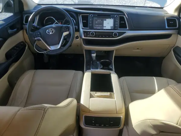 5TDKKRFH4GS504630 2016 TOYOTA HIGHLANDER - Image 8