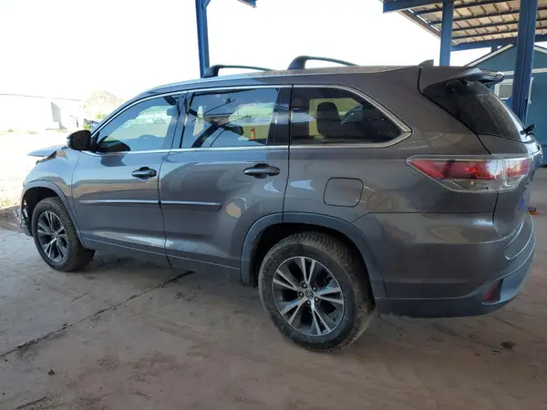 5TDKKRFH4GS504790 2016 TOYOTA HIGHLANDER - Image 2