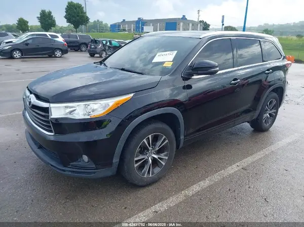 5TDKKRFH4GS507253 2016 TOYOTA HIGHLANDER - Image 2