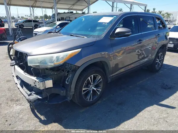 5TDKKRFH5GS123742 2016 TOYOTA HIGHLANDER - Image 2