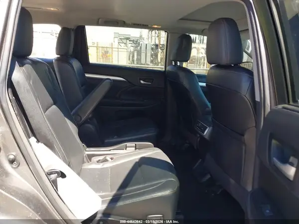 5TDKKRFH5GS123742 2016 TOYOTA HIGHLANDER - Image 8