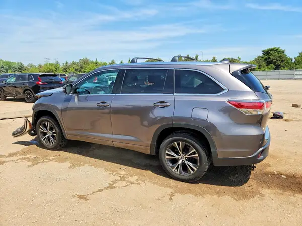 5TDKKRFH5GS127001 2016 TOYOTA HIGHLANDER - Image 2