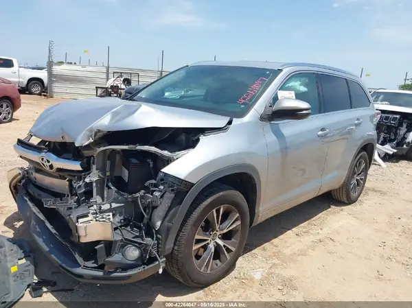 5TDKKRFH5GS133266 2016 TOYOTA HIGHLANDER - Image 2