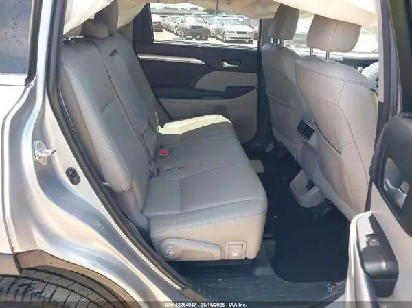 5TDKKRFH5GS133266 2016 TOYOTA HIGHLANDER - Image 8