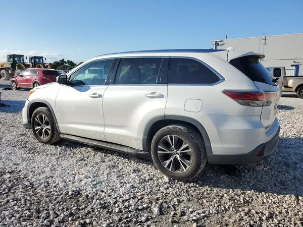 5TDKKRFH5GS135986 2016 TOYOTA HIGHLANDER - Image 2
