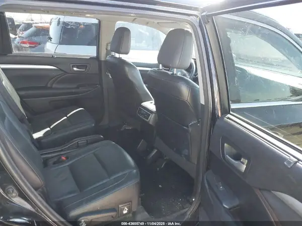 5TDKKRFH5GS138077 2016 TOYOTA HIGHLANDER - Image 8