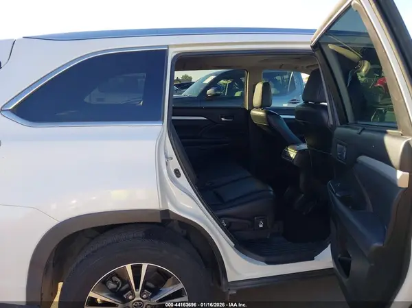 5TDKKRFH5GS140265 2016 TOYOTA HIGHLANDER - Image 8