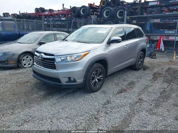 5TDKKRFH5GS143778 2016 TOYOTA HIGHLANDER - Image 2