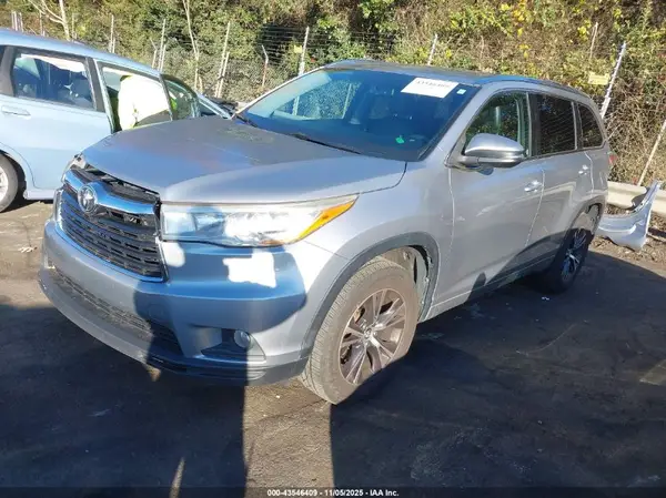 5TDKKRFH5GS154456 2016 TOYOTA HIGHLANDER - Image 2