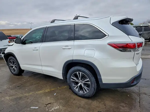 5TDKKRFH5GS156093 2016 TOYOTA HIGHLANDER - Image 2
