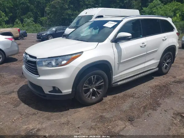 5TDKKRFH5GS167353 2016 TOYOTA HIGHLANDER - Image 2