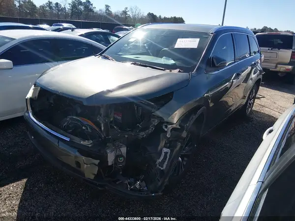 5TDKKRFH5GS170124 2016 TOYOTA HIGHLANDER - Image 2