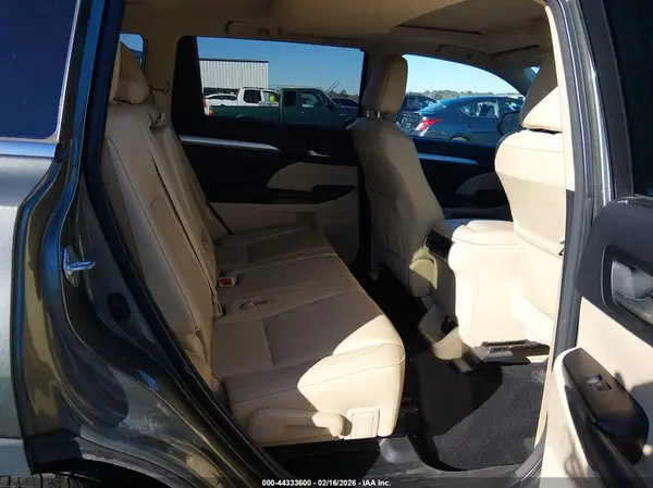 5TDKKRFH5GS170124 2016 TOYOTA HIGHLANDER - Image 8