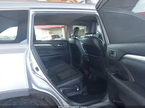 5TDKKRFH5GS175534 2016 TOYOTA HIGHLANDER - Image 8