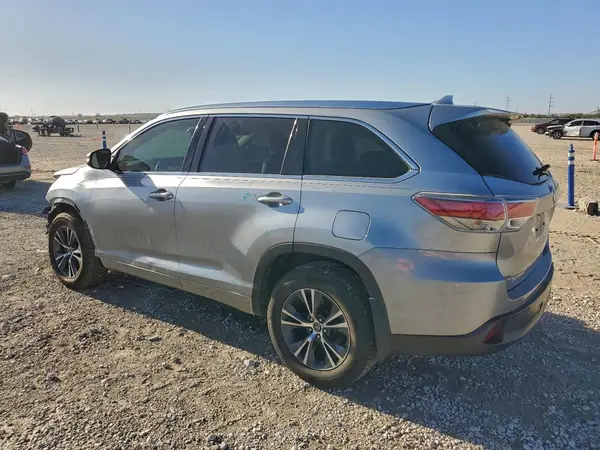 5TDKKRFH5GS177722 2016 TOYOTA HIGHLANDER - Image 2