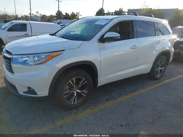 5TDKKRFH5GS179499 2016 TOYOTA HIGHLANDER - Image 2