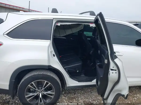 5TDKKRFH5GS184668 2016 TOYOTA HIGHLANDER - Image 8