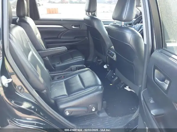 5TDKKRFH5GS500814 2016 TOYOTA HIGHLANDER - Image 8